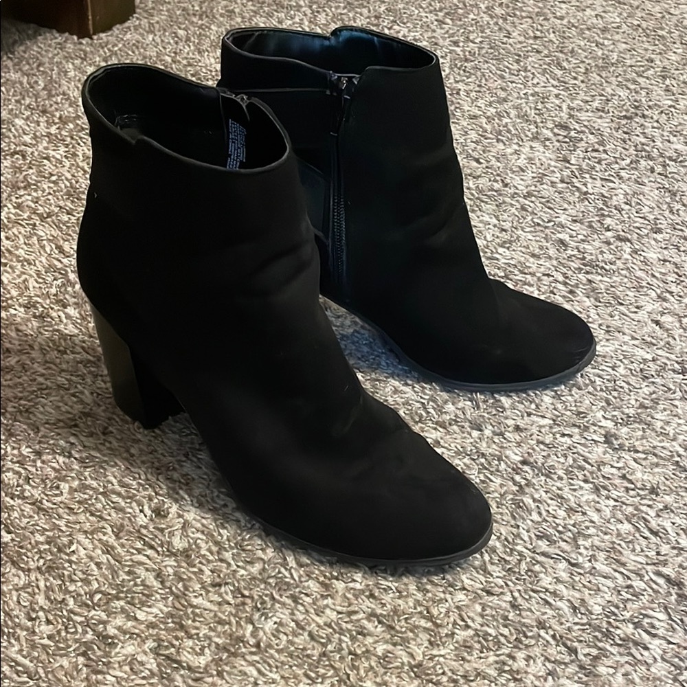 FREE with purchase (in a light bundle) 10 Black heel Ankle Boots